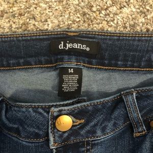 Jeans women I am 5’2 and these fit great!